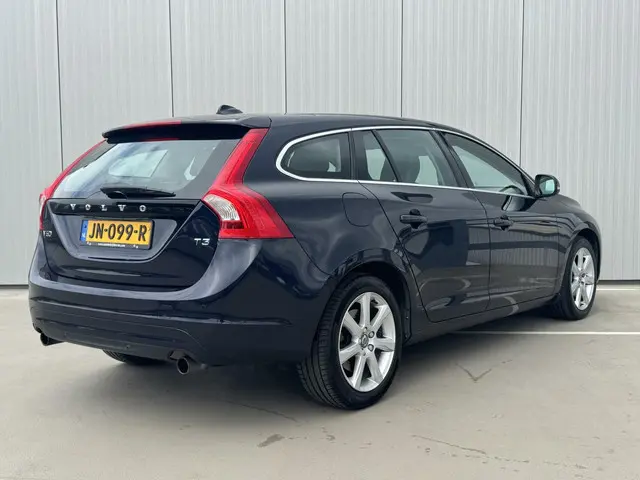 Volvo V60 1.5 T3 Nordic+|Navi|NL-Auto|Geartronic 2016 Benzine 34