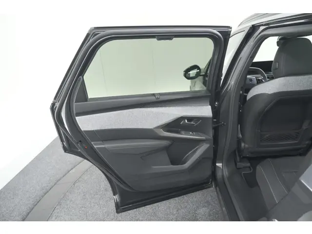 Peugeot 5008 HYbrid 145 e-DCS6 GT 2025 Hybride Benzine 68