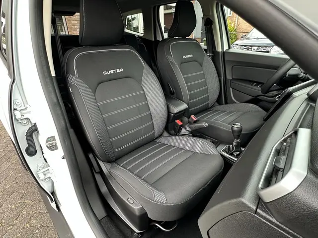 Dacia Duster 1.3 TCe 130 Journey 2023 Benzine 11