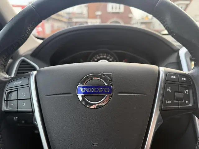 Volvo XC60 2.0 T5 245 pk AWD Geartronic 2017 Benzine 18