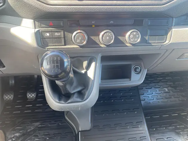 Volkswagen Crafter 35 2.0 TDI L3H3 Trendline 2018 Diesel 16