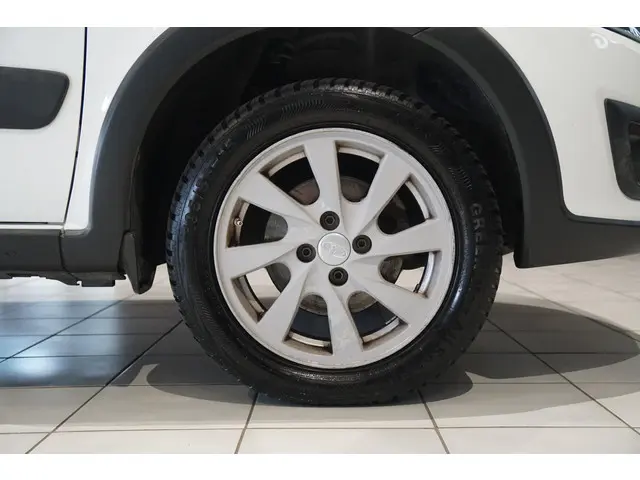 Lada Kalina Cross 2194 2016 Benzine 16