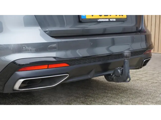 Audi A4 Avant 35 TFSI 150pk 2x S-Line 2022 Benzine 64