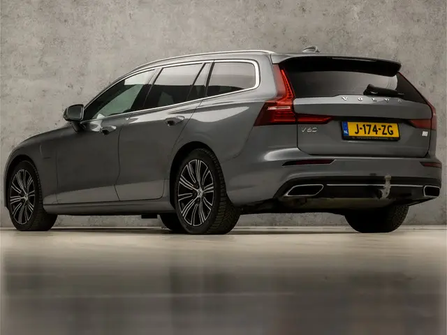 Volvo V60 2.0 T6 Recharge AWD Sport 2020 Hybride Benzine 3