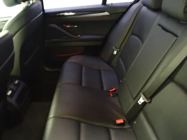 BMW 5 Serie F10 520i High Exe M Sport Aut- 2013 Benzine 30
