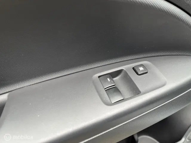 Mitsubishi Space Star 1.2 Connect+ 2023 Benzine 8