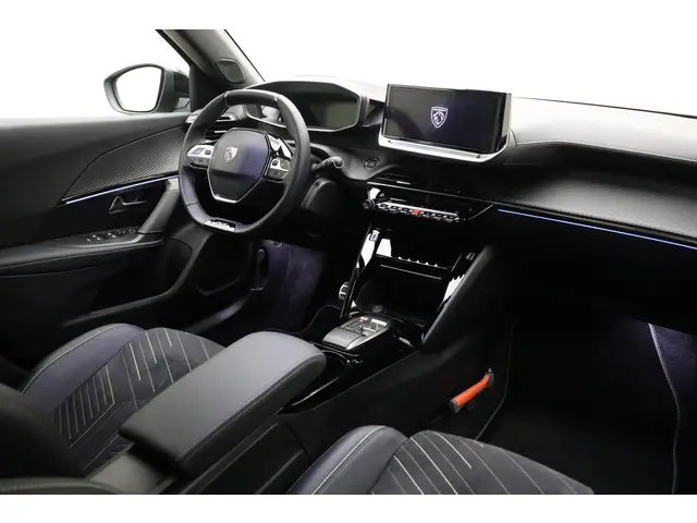 Peugeot e-2008 3