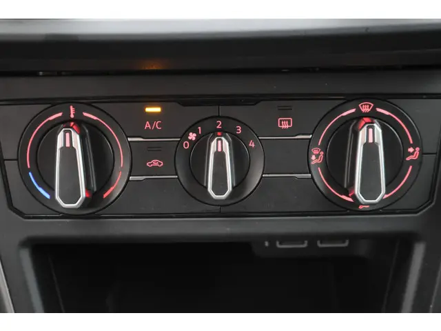 Volkswagen Polo 1.0 TSI Comfortline 2019 Benzine 38