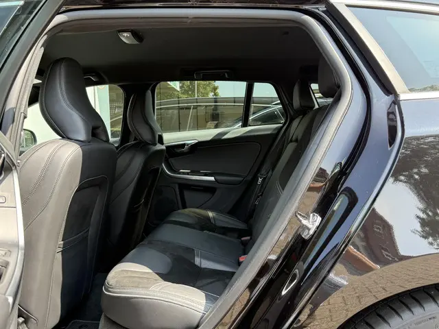 Volvo V60 1.5 T3 R-Design Aut. 2017 Benzine 6