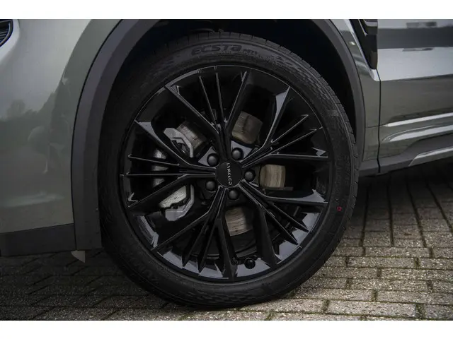 Lynk & Co 01 1.5 Plug-in Hybrid More 2025 Hybride Benzine 4