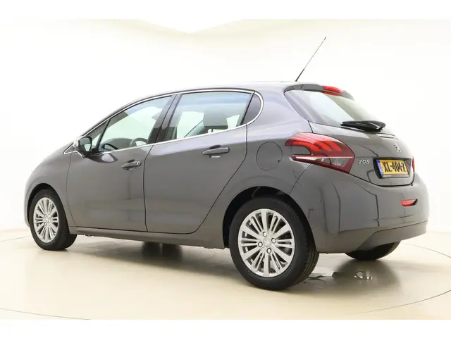 Peugeot 208 1.2 PureTech Allure 2018 Benzine 12