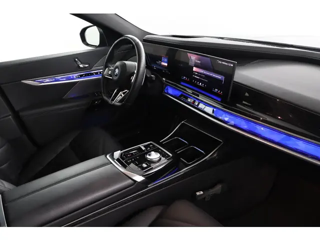 BMW 7 Serie 750e xDrive 2024 Hybride Benzine 76