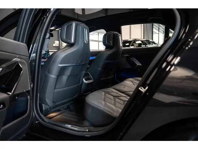 BMW 7 Serie 740d xDrive 2023 Diesel 24