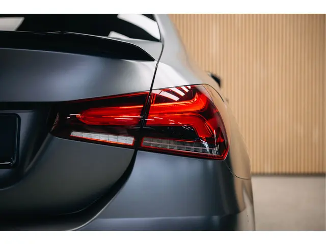 Mercedes-Benz A-Klasse 250 e 2020 Hybride Benzine 13