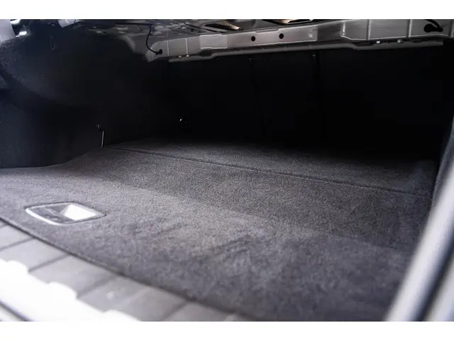 BMW 3 Serie 330e 2024 Hybride Benzine 47