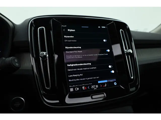 Volvo XC40 2.0 B3 Ultra Dark 2025 Hybride Benzine 25