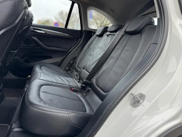 BMW X1 SDrive18i High Executive Vol Optie’s…….. 2020 Benzine 5