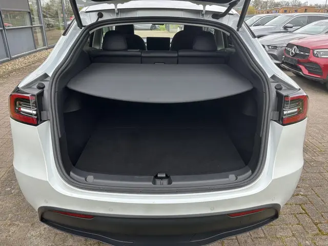 Tesla Model Y Long Range AWD 75 kWh 2022 Elektrisch 25