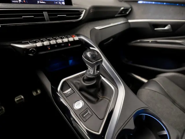 Peugeot 3008 1.2 PureTech GT Line 2018 Benzine 10