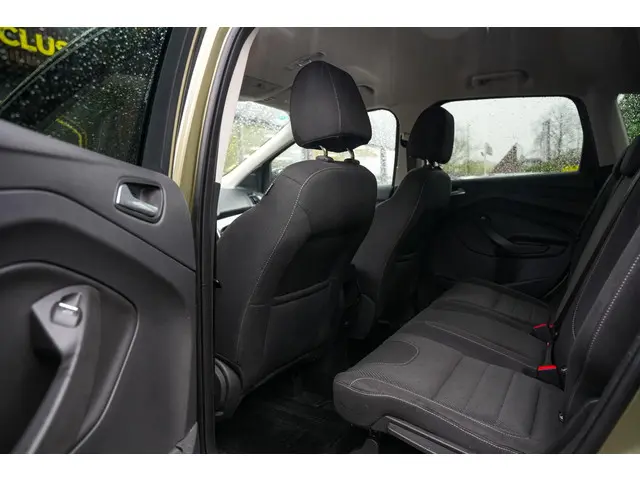 Ford Kuga Ford Kuga 2014 Benzine 10