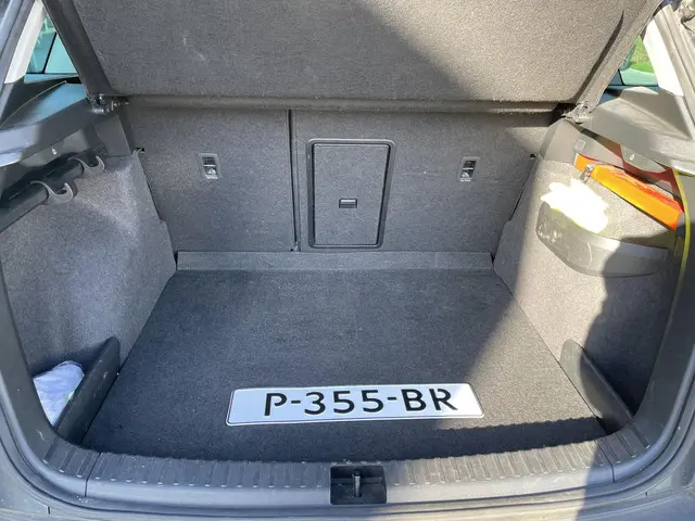 Škoda Karoq 1.0 TSI Business Edition 2022 Benzine 10