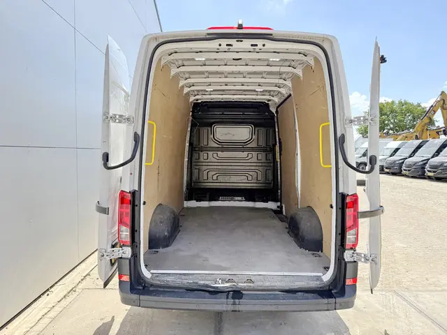 MAN TGE 3.140 2.0 TDI 2023 Diesel 11