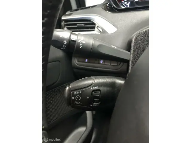Peugeot 208 1.2 PureTech Blue Lease Premium 2015 Benzine 15