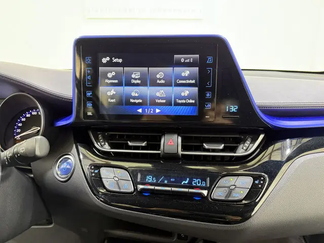 Toyota C-HR 1.8 Hybrid Bi-Tone Plus 2017 Hybride Benzine 32