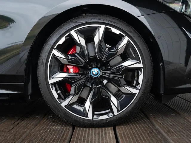 BMW i5 Touring eDrive40 2025 Elektrisch 6