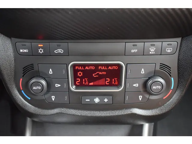 Alfa Romeo MiTo 0.9 TwinAir Distinctive 2013 Benzine 10