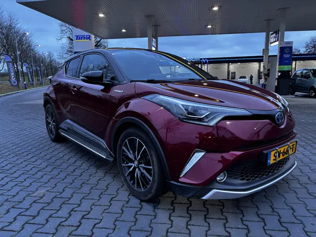 Toyota C-HR 1.8 Hybrid Style 2018 Hybride Benzine 2