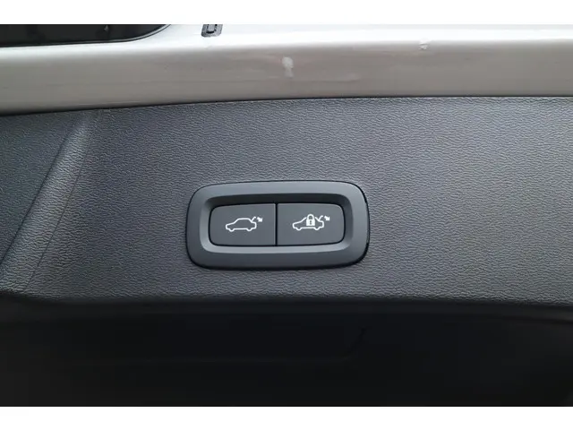 Volvo XC40 2.0 B4 Plus Dark 2025 Benzine 14