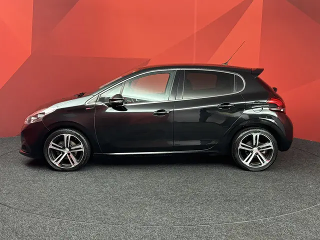Peugeot 208 1.2 PureTech GT-line 2017 Benzine 15