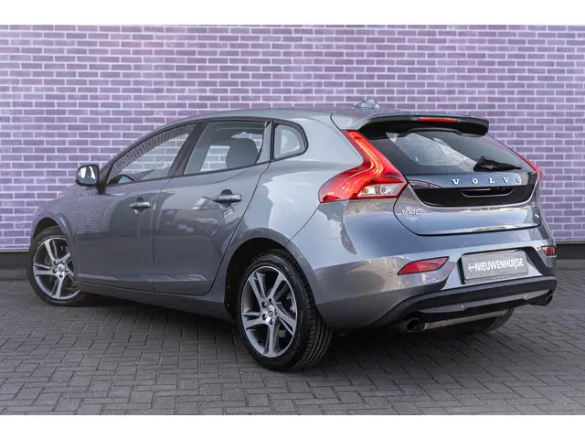 Volvo V40 3