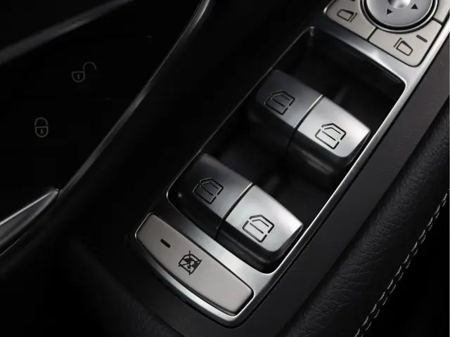 Mercedes-Benz GLC 220 d 4MATIC 2018 Diesel 27