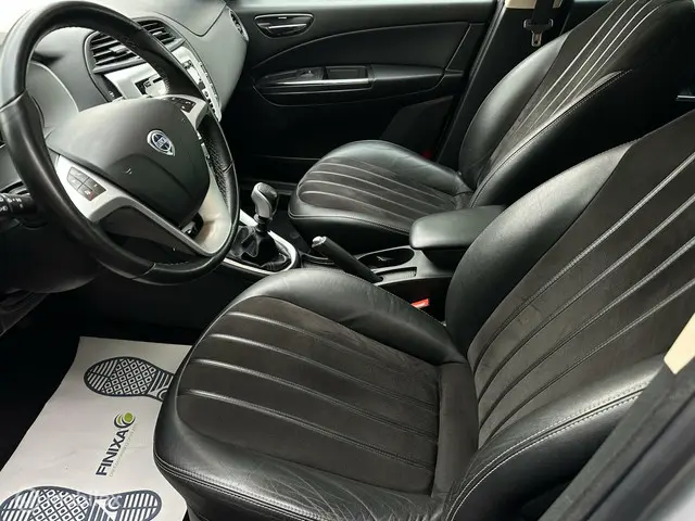 Lancia Delta 1.4 M.air Platinum 2012 Benzine 7