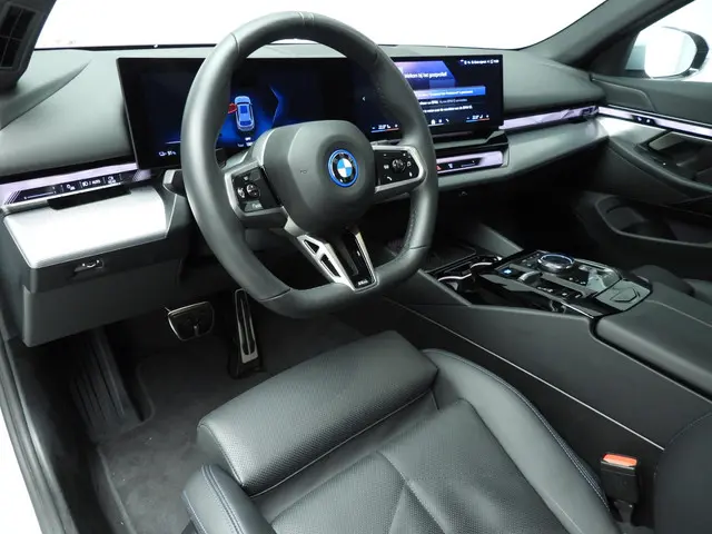 BMW i5 Touring eDrive40 2025 Elektrisch 6