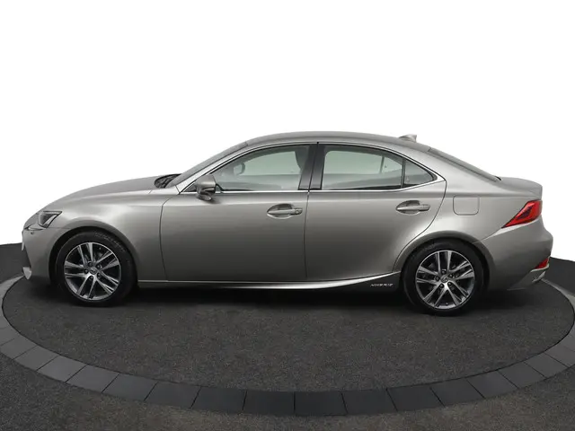 Lexus IS 300h Hybrid Business Line 2017 Hybride Benzine 3