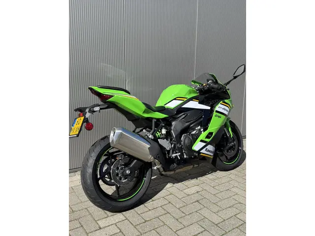 Kawasaki Ninja ZX ZX-4R 2025 Benzine 5