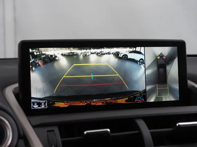 Lexus NX 300h AWD President Line 2018 Hybride Benzine 37