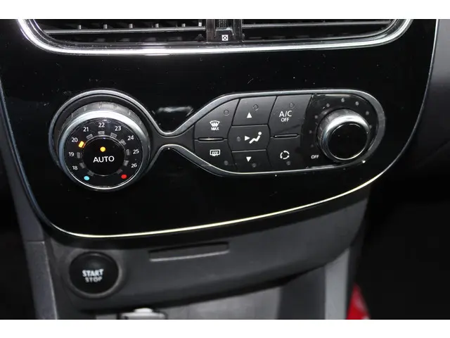 Renault Clio Estate 0.9 TCe Limited 2020 Benzine 15