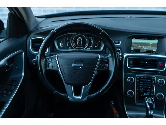 Volvo V60 T3 150 pk Momentum Automaat 2015 Benzine 3