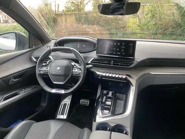 Peugeot 5008 1.2 Hybrid 136 GT 2024 Hybride Benzine 5