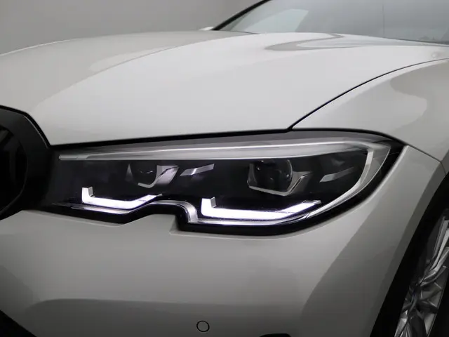 BMW 3 Serie Sedan 320d xDrive 2021 Diesel 7