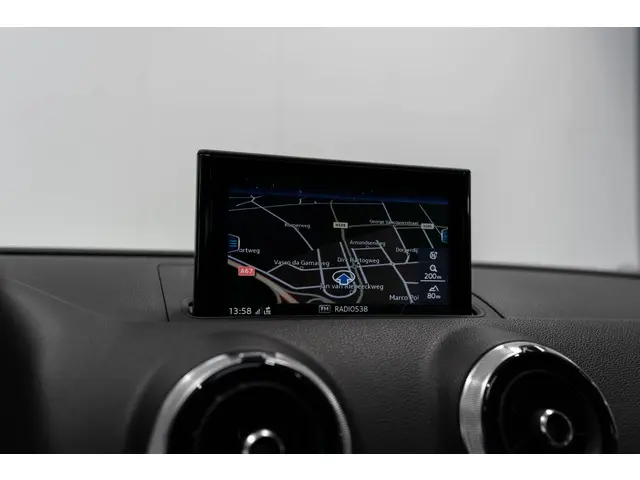 Audi S3 2.0 TFSI S3 quattro Pano B&O Camera 2017 Benzine 33