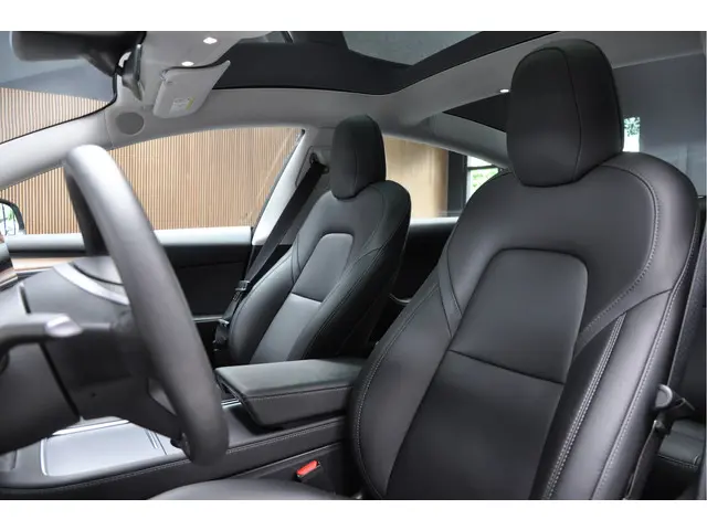 Tesla Model 3 RWD 2023 Elektrisch 10