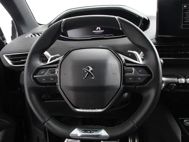 Peugeot 5008 1.2 PureTech GT Black Pack 2024 Benzine 14