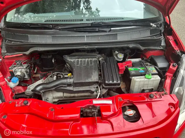 Suzuki Splash 1.0 VVT Base 2013 Benzine 17