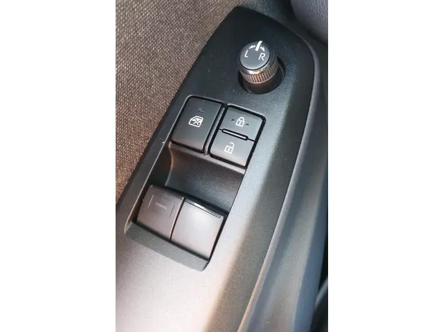 Toyota Yaris 1.5 Hybrid Active 2022 Hybride Benzine 21