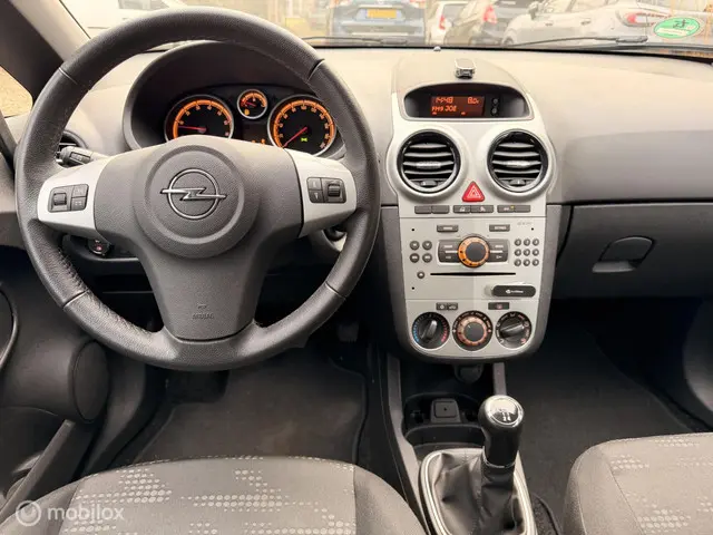 Opel Corsa 1.2-16V Berlin 2013 Benzine 13